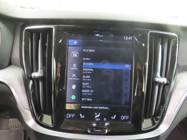 Volvo V60 2.0 B4 Momentum Business 2e-Eig. & Keurig-Onderh. BOVAG-Garantie. NL-Auto.