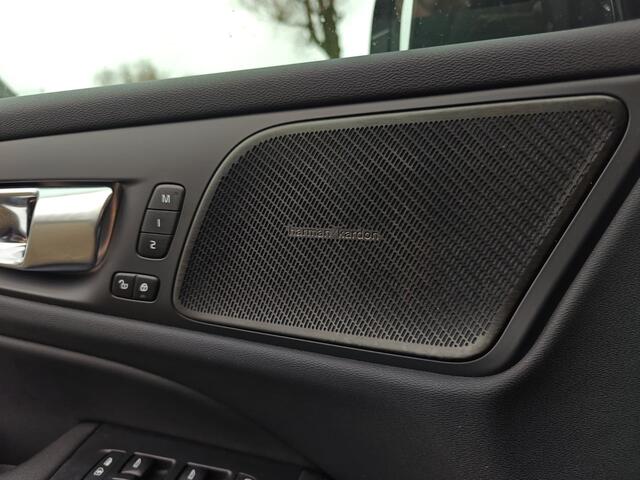 Volvo V60 T6 Plug-in hybrid AWD Plus Bright | Rijklaarprijs | Trekhaak |