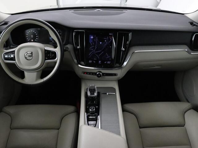 Volvo V60 2.0 B4 Inscription | Trekhaak | Leder | Stoel & stuurverwarming | Camera | Adaptive cruise | Carplay | Navigatie | Keyless | Climate control | Parkeerhulp