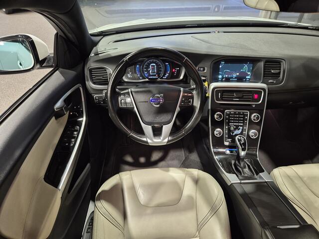Volvo V60 2.4 D6 Twin Engine Momentum Automaat | Leder | Open dak | Trekhaak | Cruise | Stoelverwarming