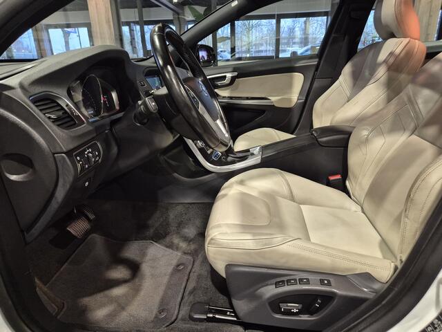 Volvo V60 2.4 D6 Twin Engine Momentum Automaat | Leder | Open dak | Trekhaak | Cruise | Stoelverwarming