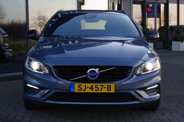 Volvo V60 2.0 T4 190 PK R-Design, Trekhaak, Xenon, Keyless, Memory, Carplay, Camera