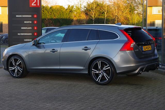 Volvo V60 2.0 T4 190 PK R-Design, Trekhaak, Xenon, Keyless, Memory, Carplay, Camera