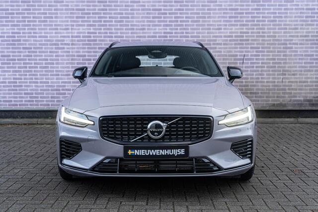 Volvo V60 2.0 T6 Plug-in hybrid AWD Plus Dark Elektrisch verstelbare stoelen | Harmon Kardon | Sportstoelen| Electrisch inklapbare Trekhaak | 360 Camera | Verwarmbare Voorruit