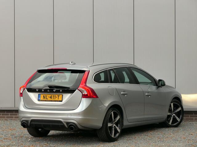 Volvo V60 T3 AUT 12 MND garantie R-Design Xenon / Standkachel / Cruise con
