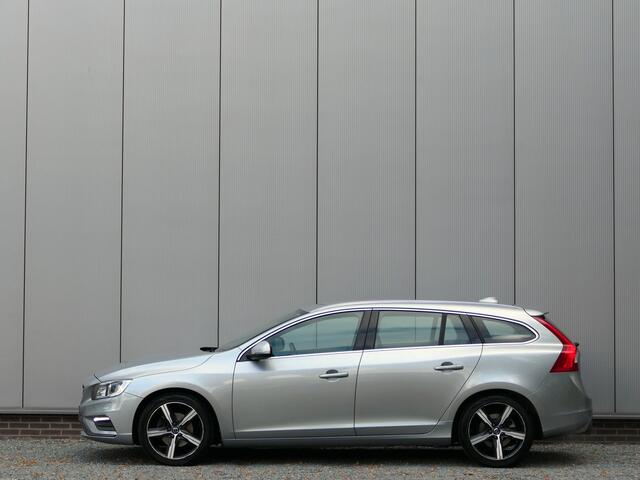 Volvo V60 T3 AUT 12 MND garantie R-Design Xenon / Standkachel / Cruise con