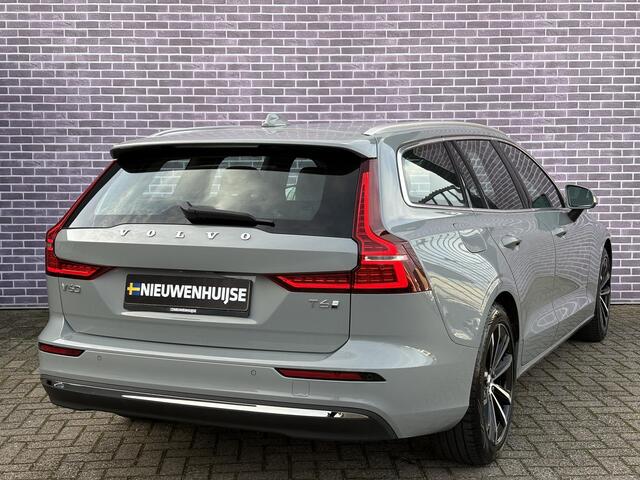 Volvo V60 2.0 T6 Plug-in hybrid AWD Essential Bright | Leder | Adaptieve cruise | BLIS | Stoelverwarming voor en achter | Stuurverwarming | Trekhaak |
