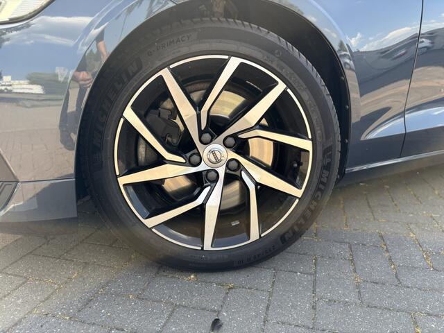 Volvo V60 2.0 T5 Momentum
