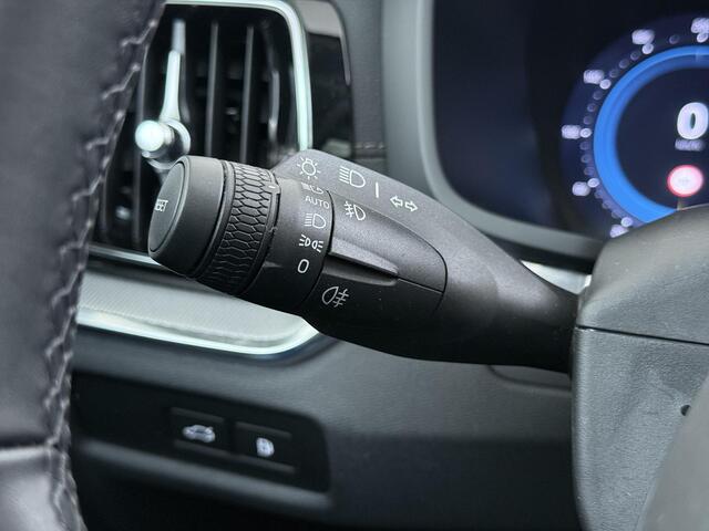 Volvo V60 2.0 T6 Plug-in hybrid AWD Ultra Dark Trekhaak | Panorama Dak | LMV | NAP |