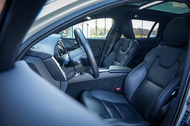 Volvo V60 CROSS COUNTRY 2.0 T5 AWD Pro Panodak Memory Harman Kardon Leer Trekhaak ACC HUD