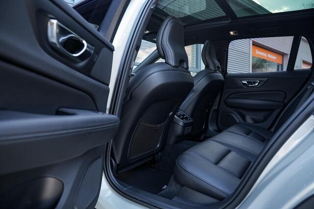 Volvo V60 CROSS COUNTRY 2.0 T5 AWD Pro Panodak Memory Harman Kardon Leer Trekhaak ACC HUD