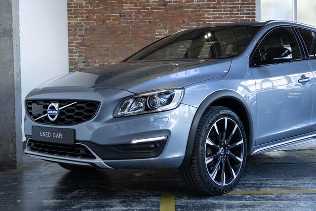 Volvo V60 CROSS COUNTRY T5 Polar+ | Volvo on Call | Afneembare trekhaak | Verwarmbare voorruit | Parkeercamera | Verwarmbare voorstoelen | Schuif/kanteldak | Parkeercamera | Parkeersensoren voor + achter