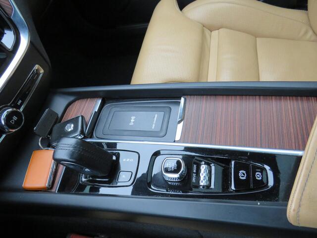 Volvo V60 CROSS COUNTRY 2.0 B5 AWD Pro * Rijklaarprijs incl. garantie * Trekhaak * Panoramadak * Leder * Adaptive Cruise * Led