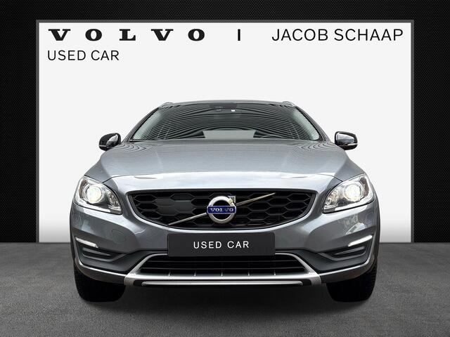 Volvo V60 CROSS COUNTRY 2.0 D3 Momentum / bi-xenon koplampen / Trekhaak / Verwarmbare voorruit /
