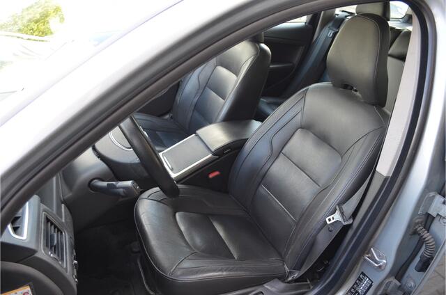 Volvo V70 2.0 D3 Polar+ Leer | Xenon | PDC | Stoelverwarming | Trekhaak | Voorruitverwarming | Automaat