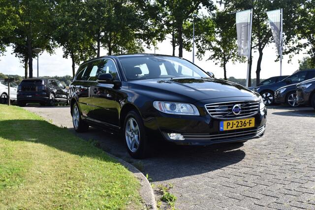 Volvo V70 D3 150PK Automaat Polar ACC | Xenon | Trekhaak | Leder | Standkachel | Stoelverwarming