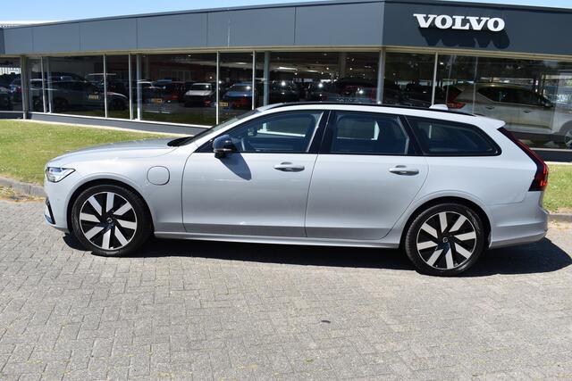 Volvo V90 T6 350 PK Plug-in hybrid AWD Ultra Dark Trekhaak | HUD | H&K | 360 Camera | Pano Dak | Leer