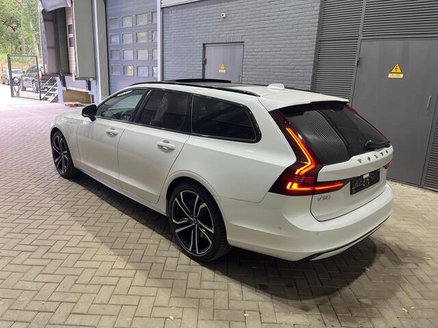 Volvo V90 T6 Plug-in hybrid Ultra Dark | Bowers&Wilkins | Luchtvering Achter | Head-Up | ACC | Panoramadak | 360° Camera