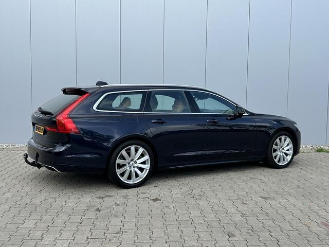 Volvo V90 2.0 T8 AWD Momentum / Navigatie / Climate Control / Cruise Control Adaptief / Achterklep Elektrisch / Trekhaak 2100 KG Trekgewicht /