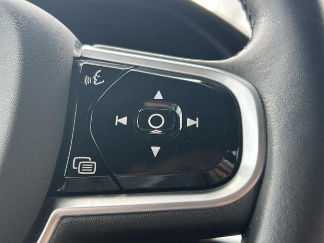 Volvo V90 2.0 T8 AWD Momentum / Navigatie / Climate Control / Cruise Control Adaptief / Achterklep Elektrisch / Trekhaak 2100 KG Trekgewicht /