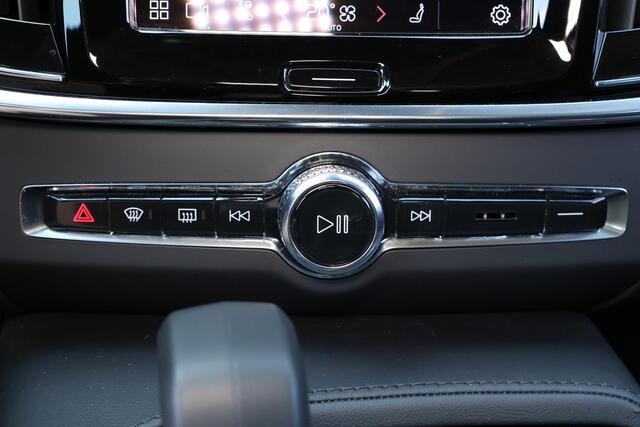 Volvo V90 T6 Recharge AWD Ultra Dark - Panorama/schuifdak - IntelliSafe Assist & Surround - 360º Camera - Harman/Kardon audio - Adaptieve LED koplampen - Verwarmde voorstoelen, stuur & achterbank - Parkeersensoren voor & achter - Elektr. bedienb. voorstoelen met ge