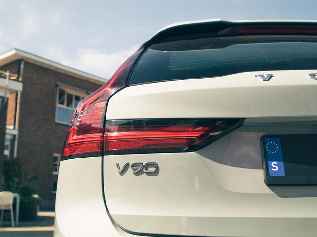 Volvo V90 T6 Aut. Plug-in hybrid AWD Ultra Dark | Panoramadak | 360º camera | Harman Kardon | Head- up display