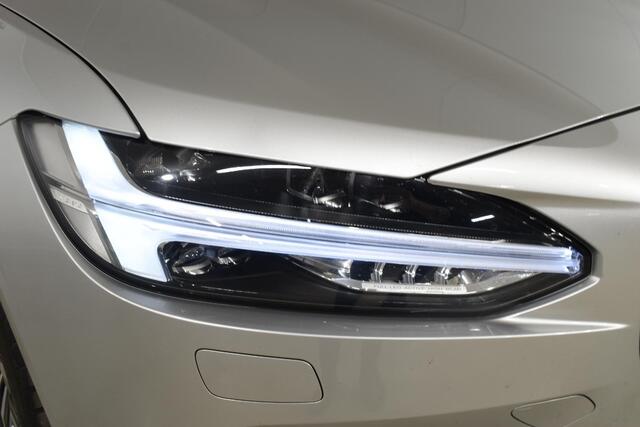 Volvo V90 T4 Business Luxury+ / Adaptive Cruise control / Elektrisch Panoramadak / Trekhaak / Stoelverwarming voor+achter / Verwarmde achterbank / Achteruitrijcamera / Elek. stoelen / Geheugen bestuurdersstoel