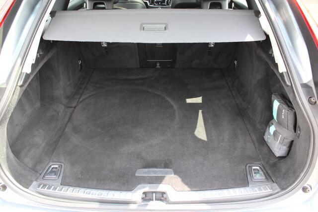 Volvo V90 Cross Country T5 Automaat | Schuif/kanteldak | El. Trekhaak | Verw. Voorstoelen | BLIS | Adapt. Cruise