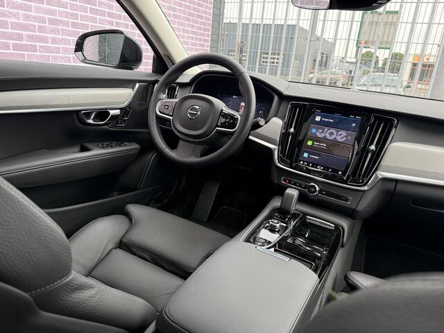 Volvo V90 2.0 T8 Plug-in hybrid AWD Ultra Dark | Nieuw Binnen | Trekhaak | Schuif/kantel dak | Memory | Head up display | Stoelverwarming V+A | Stuurverwarming |