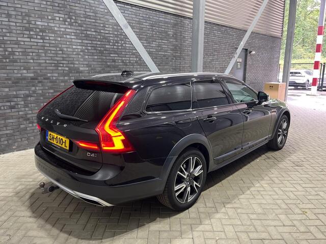 Volvo V90 Cross Country D4 AWD | ACC | Trekhaak | Camera | Stoelverwarming | Getint Glas