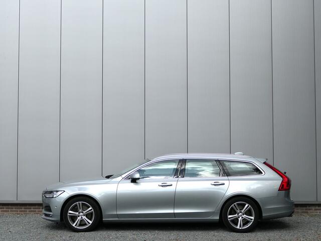 Volvo V90 T5 AUT Momentum Leer / Stuur verwarming / Parkeer camera / Pilot assist