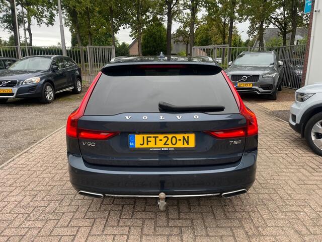 Volvo V90 T8 Twin Engine Momentum Pro