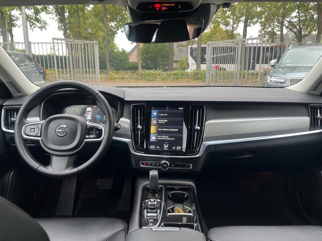 Volvo V90 T8 Twin Engine Momentum Pro