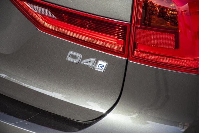 Volvo V90 2.0 D4 R-DESIGN / TREKHAAK