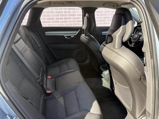 Volvo V90 2.0 T5 Momentum | Full LED Koplampen | Trekhaak | Standkachel | Stuur en Stoelverwarming | Navigatie |