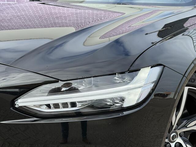 Volvo V90 2.0 T4 Business Sport | Nieuw Binnen | Trekhaak | BLIS | Adaptieve cruise control | Harman/Kardon | Stoelverwarming | Leder | Elektrisch verstelbare stoelen |