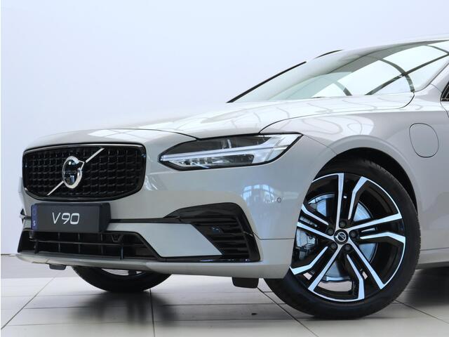 Volvo V90 T6 AWD Recharge Plus Dark / Panoramisch Dak / Luchtvering / 20" / 360 camera / Alarm
