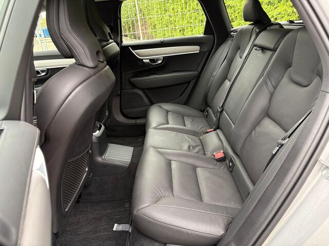 Volvo V90 T8 Plug-in hybrid AWD Ultra Dark | Panoramadak | Harman/Kardon | 360 camera | Trekhaak |