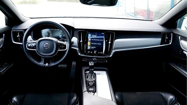 Volvo V90 2.0 T4 140kW/190pk Aut8 R-Design PANORAMADAK + FULL LED HIGH BEAM + NAVI SENSUS + PILOT ASSIST + ADAPT.CRUISE + STOELVERWARMING + LEER/ALCANTARA + LANE ASSIST + KEYLESS ENTRY&GO + ON-CALL + PARKSENSOREN + 19" LM-VELGEN!!