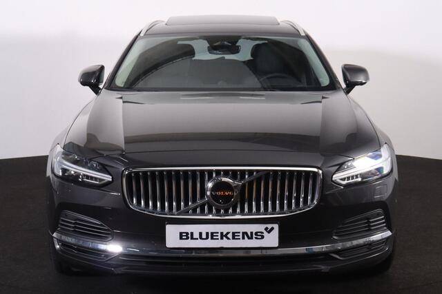 Volvo V90 T6 Recharge AWD Ultra Bright - Luchtvering - Panorama/schuifdak - IntelliSafe Assist & Surround - 360º Camera - Bowers & Wilkins audio - Adaptieve LED koplampen - Verwarmde voorstoelen, stuur & achterbank - Parkeersensoren voor & achter - Elektr. bedienb.