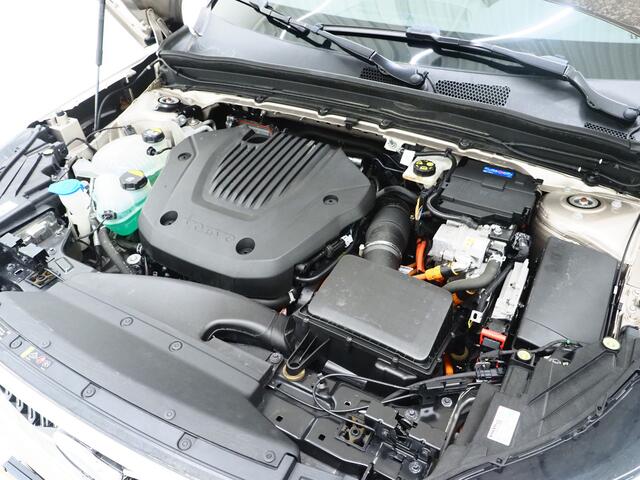 Volvo XC40 1.5 T4 Recharge Ultimate Bright | Panoramadak | Pilot Assist | Harman/Kardon | 360 | Keyless