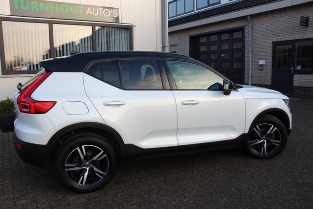 Volvo XC40 1.5 T2 R-Design Cam | Keyless | Blis