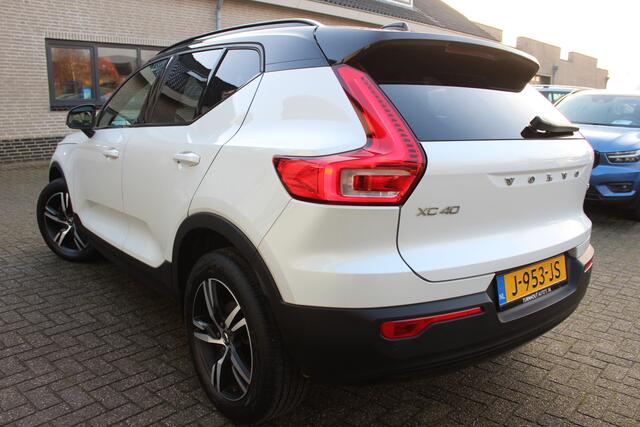 Volvo XC40 1.5 T2 R-Design Cam | Keyless | Blis