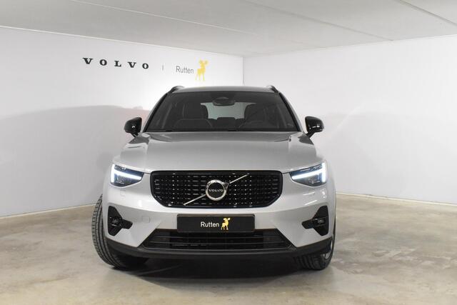 Volvo XC40 B4 211PK Automaat Plus Dark / Lighting Pack / Pixel led / 20'' Velgen / Donker getint glas