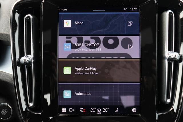 Volvo XC40 B4 Plus Dark - IntelliSafe Assist & Surround - Harman/Kardon audio - Parkeercamera achter - Verwarmde voorstoelen & stuur - Parkeersensoren voor & achter - Elektr. bedienb. voorstoelen met geheugen links - Draadloze tel. lader - 20' LMV