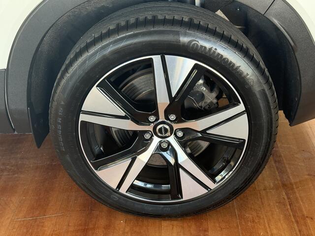 Volvo XC40 Recharge P8 AWD R-Design