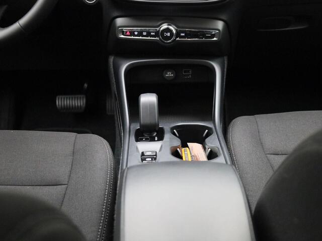 Volvo XC40 T2 Momentum Core Aut. | Navigatie | Camera | Apple Carplay/Android Auto