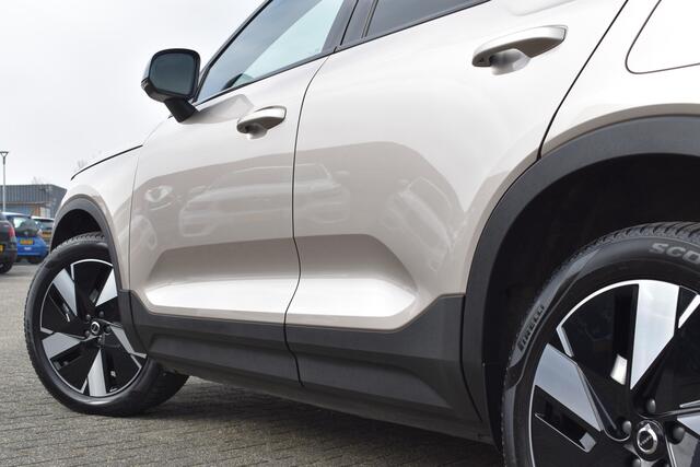 Volvo XC40 Twin 408PK AWD Plus 82 kWh | Trekhaak | ACC | Elektr. stoel | Camera | Stuurverwarming | 19"LMV