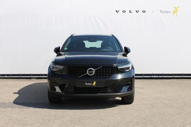 Volvo XC40 B4 211PK Automaat Plus Dark Adaptieve Cruise Control / Semi elektrisch wegklapbare trekhaak / Verwarmbare voorruit / Google Infotainment / Blis / Parkeersensoren voor en achter met parkeercamera