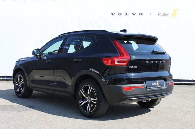 Volvo XC40 B4 211PK Automaat Plus Dark Adaptieve Cruise Control / Semi elektrisch wegklapbare trekhaak / Verwarmbare voorruit / Google Infotainment / Blis / Parkeersensoren voor en achter met parkeercamera